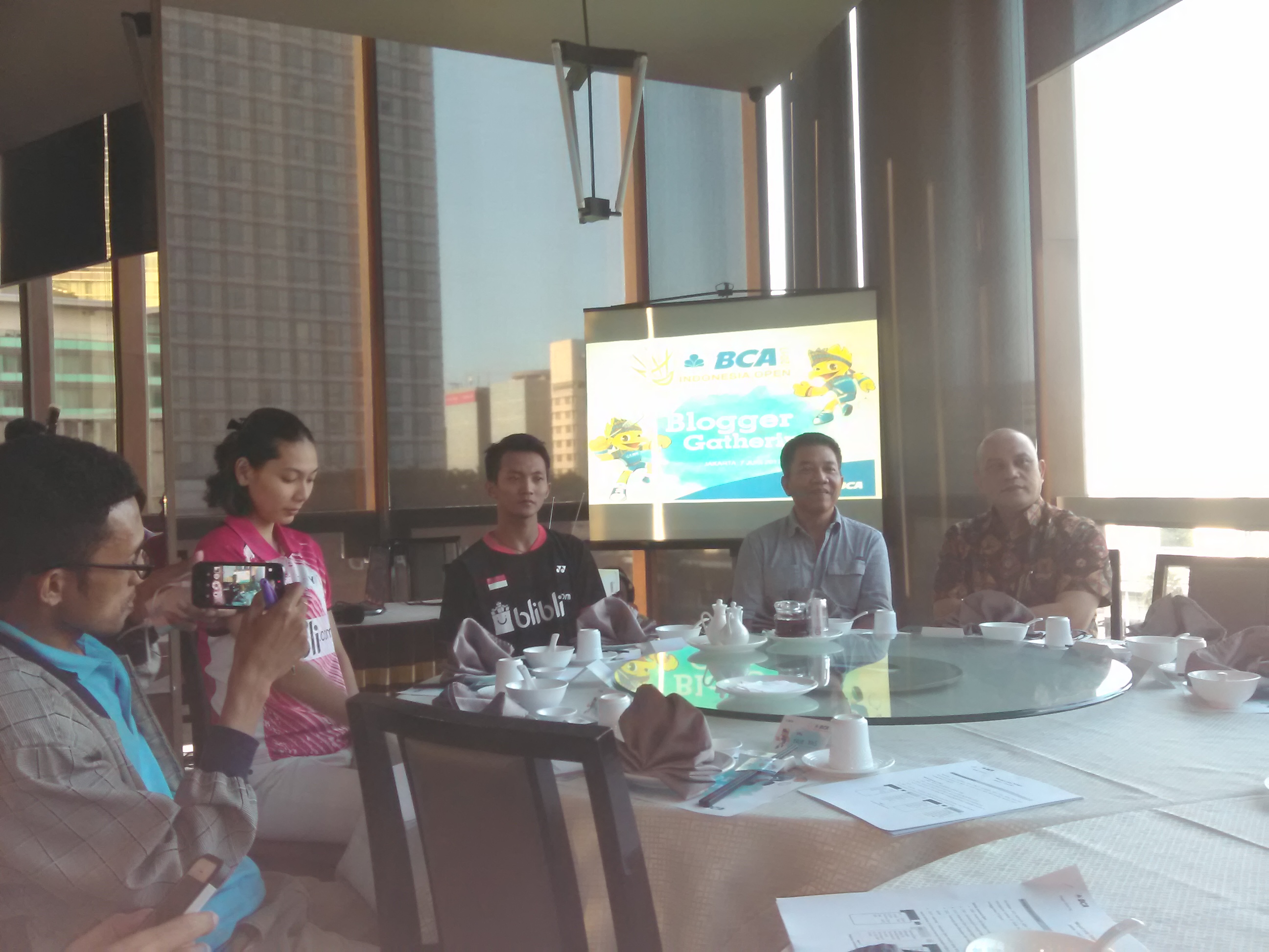 (Suasana Talkshow Blogger Gathering – BCA Indonesia Open / sumber foto : dokumentasi pribadi)