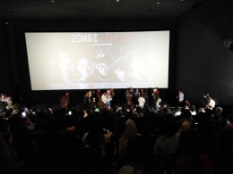 Kehebohan penggemar sebelum film zombie fighters ditayangkan (dokpri)