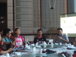 Achmad Budiharto, Sekjen PBSI saat memberikan pemaparan tentang BCA Indonesia Open (dokpri)