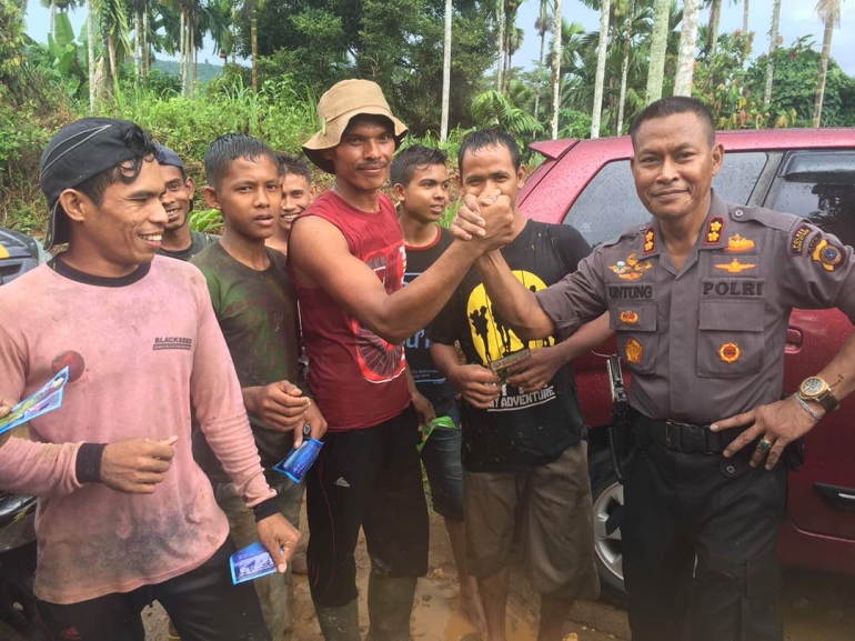 Bersama masyarakat Aceh Utara - Dok Untung Sangaji