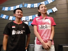 Ihsan Maulana Mustofa (tunggal putera) dan Gloria Emanuelle Widjaja memberikan pernyataan kesiapannya dalam ajang BCA Indonesia Open Super Series Premier 2017, dalam talkshow yang digelar di Grand Indoesia, 7 Juni 2017. (dokpri)