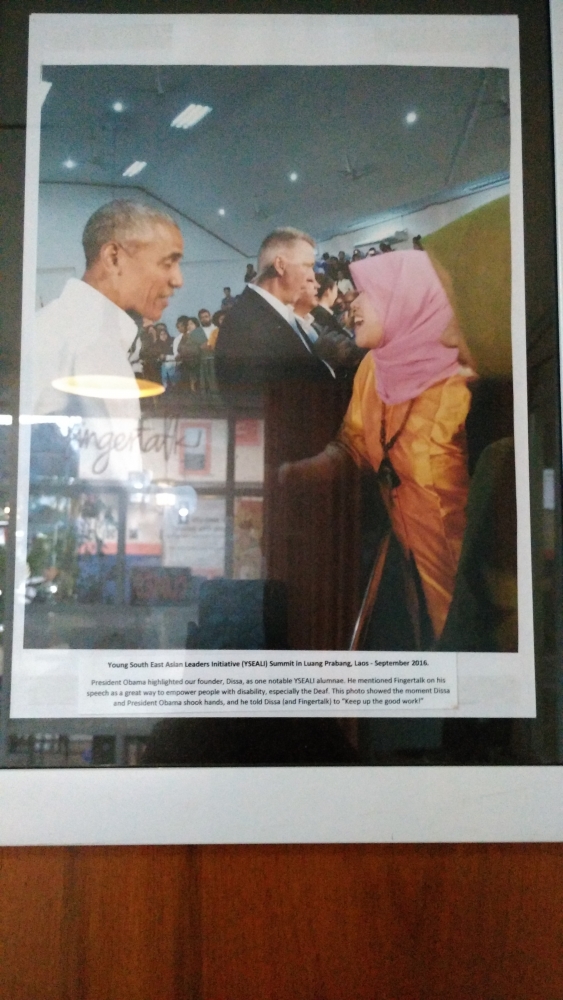 Kak Dissa saat bertemu dengan Barack Obama (2016) (Dok. Cafe)