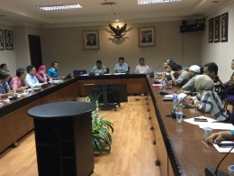 Kementerian Agama menjadi mediator antara Biro Perjalanan Umrah First Travel dengan jemaahnya di kantor Kemenag beberapa waktu lalu. Tak ada penyelesaian, karena pihak biro tak hadir (Dokpri)