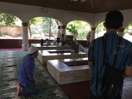 Suasana ziarah di Makam Pangeran Jayakarta (Dokpri)