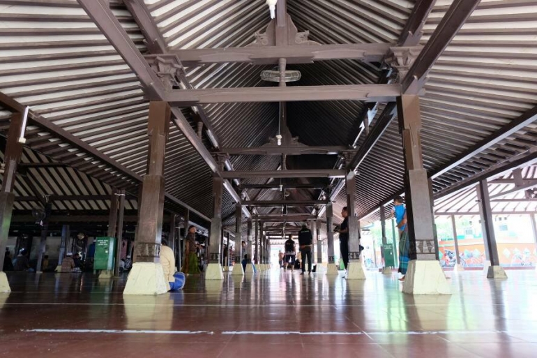 suasana Masjid Agung Sang Tjipta Rasa (dok.koteka/kompasiana)