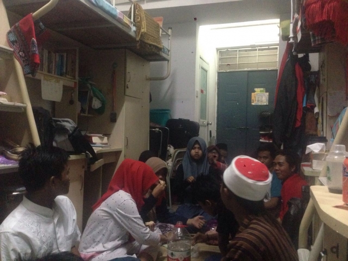 Cerita Anak Pesantren Raih Gelar Sarjana di China oleh Cerita Anak Pesantren Raih Gelar Sarjana di China oleh