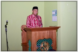 Di hadapan jama'ah Masjid An-Nur Islamic Sport Centre Pantai Seruni Bantaeng, Bupati Bantaeng (H. M. Nurdin Abdullah) minta dukungan masyarakat untuk maju pada Pilgub SulSel 2018 (23/06).