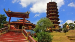Pagoda Ekayana (sumber: www.wiki-wisata.blogspot.com)