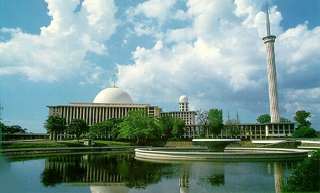 Mesjid Istiqlal (sumber: www.islamcity.com)