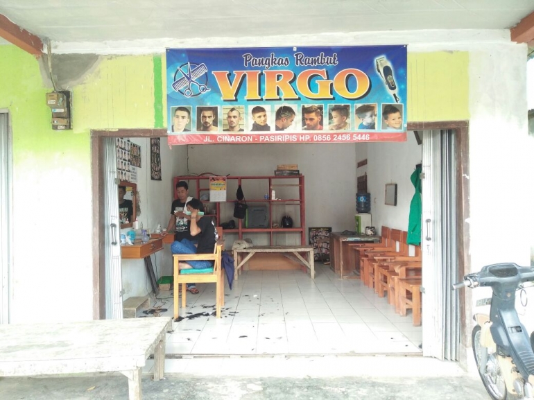 Contoh pangkas rambut virgo yang menggunakan brand Virgo. Sumber: http://www.surade.co.id/listings/pangkas-rambut-virgo/