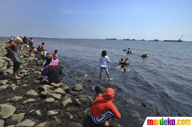 (Pantai Marunda, foto : Merdeka.com)