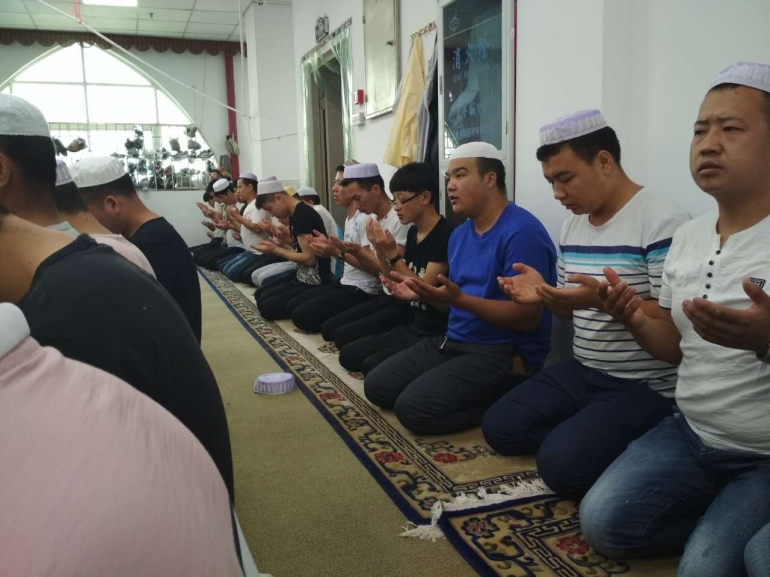 Suasana Salat Idul Fitri di Masjid Xiamen