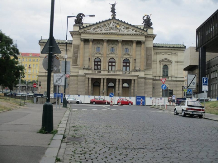 gedung opera praha (dokumentasi pribadi)