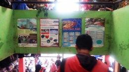 Pembeli di Pasar Gunung Batu Bogor pun disuguhi informasi bermanfaat tentang pemilihan bahan pangan yang segar dan bergizi (Dokpri)