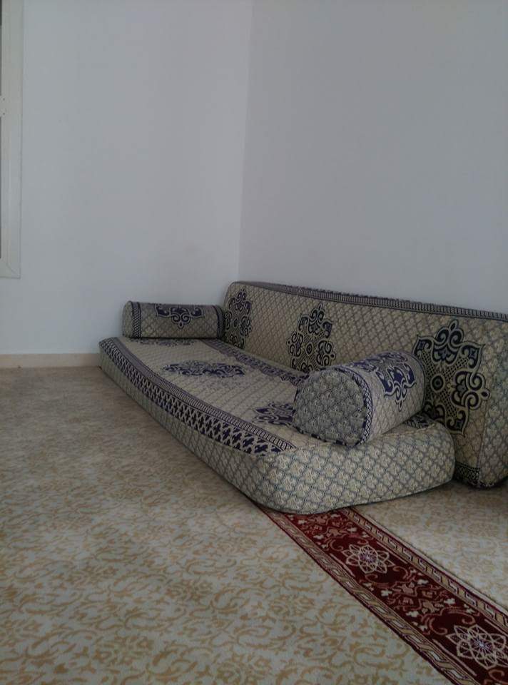 Sofa empuk di dalam masjid