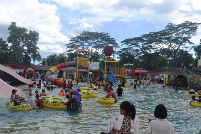 Wisata iTamani iCintai Singkawang oleh Epetebang Kompasiana com Wisata iTamani iCintai Singkawang oleh Epetebang Kompasiana com