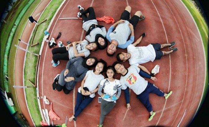 Santai di sela latihan ketat