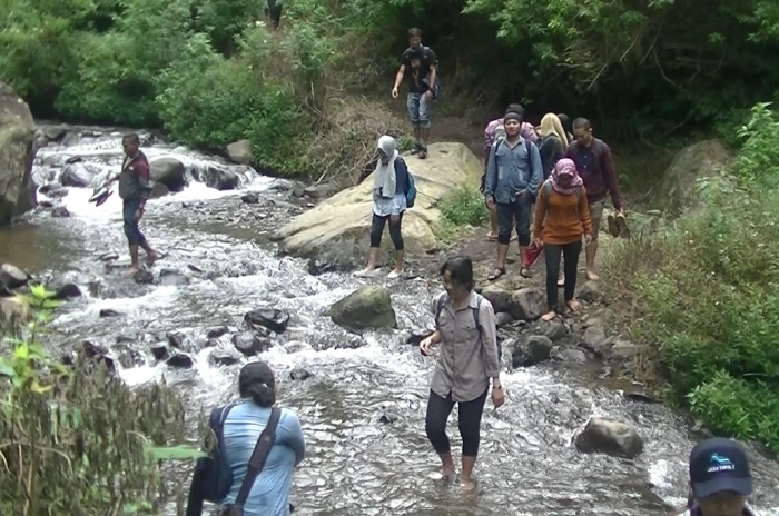 Arah kembali dari Coban Tengah, Malang (koleksi pribadi)