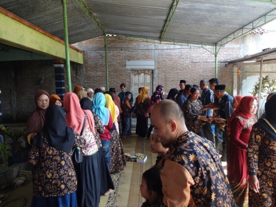 KONDUR (Indonesia: pulang) setelah semua jamuan dihidangkan dan berakhirnya acara (Sumber: dokumen pribadi)