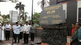 Monumen Gempa 30 September 2009 di Kota Padang. Setiap tahun Pemko Padang memperingati tragedi gempa G-30-S 2009 [sumber; www.rri.co.id]