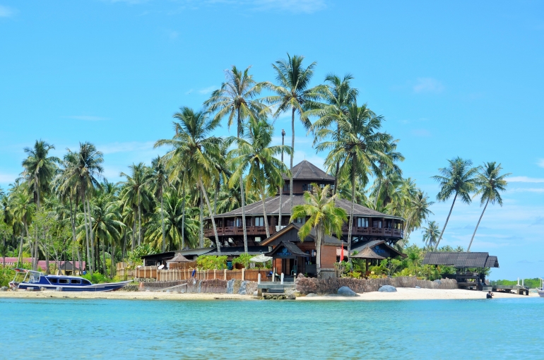 Sebuah resort yang selalu dipenuhi wisatawan mancanegara yang khusus menikmati gelombang samudera hindia di wilayah Mentawai untuk berselencar. (Foto Yurnaldi)