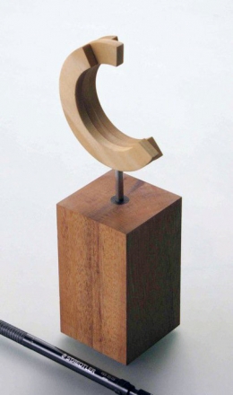 9. Trofi Indonesian Graphic Design Award (IGDA) rancangan Singgih Susilo Kartono, 2009.