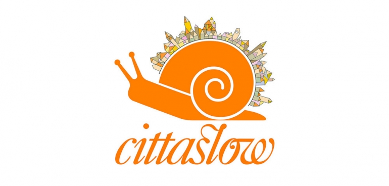 16. Logo Gerakan Slow City (Cittaslow).