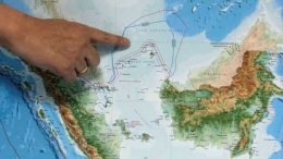 Pemerintah Indonesia meresmikan nama Laut Natuna Utara untuk perairan di sisi utara Kabupaten Natuna yang berbatasan dengan Laut Cina Selatan (Sumber: BBC Indonesia/Reuters)