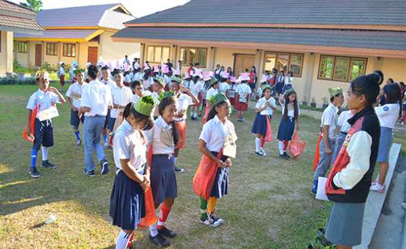 Foto: Pengenalan Lingkungan Sekolah Tempo Dulu (Sumber: www.bangsaku.web.id)