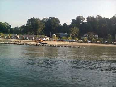 View Pantai dari dalam kamar (Dokumentasi Pribadi)