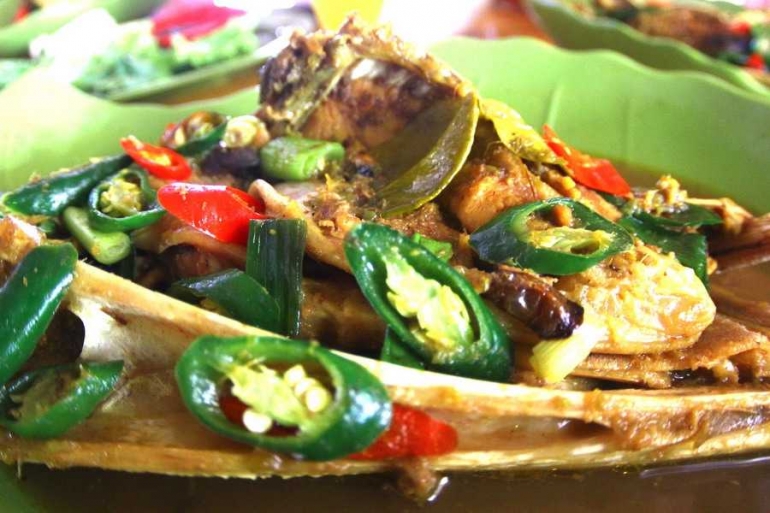 Gombyang, menu makanan khas Rumah Makan Panorama di Indramayu yang berbahan dasar kepala manyung (dok.pri).