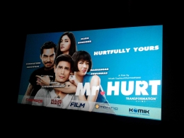 Mr Hurt (2017). Perhatikan korek yang dipegang salah satu pemain. Ternyata di filmnya, korek tersebut mempunyai fungsi khusus (dokpri). 