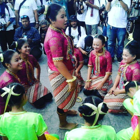 Riang Gembira Dolanan  Bocah Hingga Gegap Gempita  Riang Gembira Dolanan  Bocah Hingga Gegap Gempita