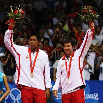 Nova Widianto/Liliyana Natsir di podium kedua Olimpiade Beijing 2008, Nova/Butet dikalahkan pasangan Korea Selatan di partai final, Lee Yong Dae/Lee Hyo Jung 11-21 17-21