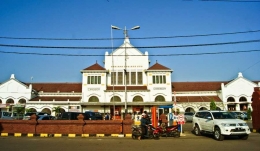 Stasiun Cirebon Kejaksan (sumber gambar 4.bp.blogspot.com)