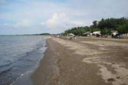 Ini Dia pantai Tanjung Pakis yang bila dikelola dengan baik, akan semakin menarik wisatawan. Sumber. dinashub.krawang.co.id