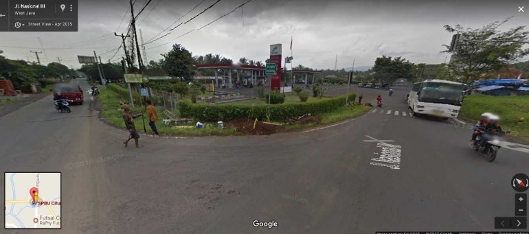 Inilah perempatan lampu merah SPBU Cihaurbeuti (sumber gambar: google)