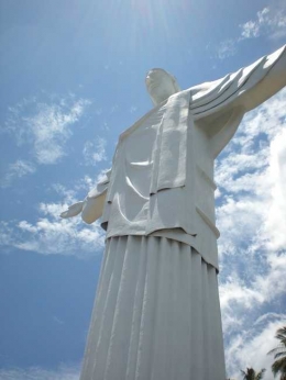Patung Tuhan Yesus di Pulau Lembeh (dok. pribadi)