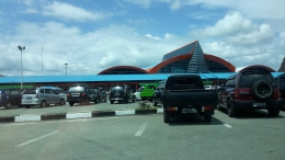 Terminal Bandara Sentani, Jayapura (dokpri). Di pedalaman, kondisi bandara masih memprihatinkan