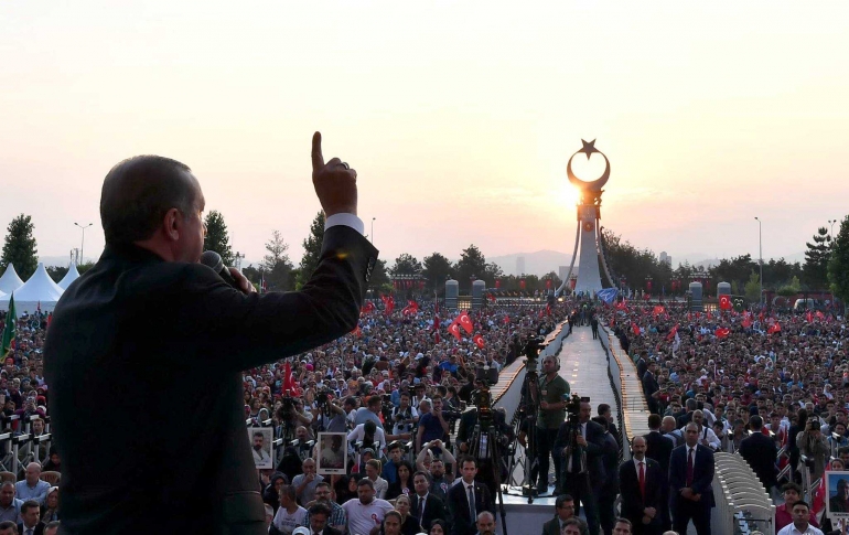 Erdogan dalam perayaan satu tahun gagalnya kudeta (dok.AK Parti)