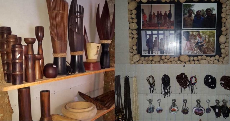 Aneka benda kerajinan dan cendermata dari kayu yang diproduksi oleh Budi bersama Gesang Art (dok. pri).