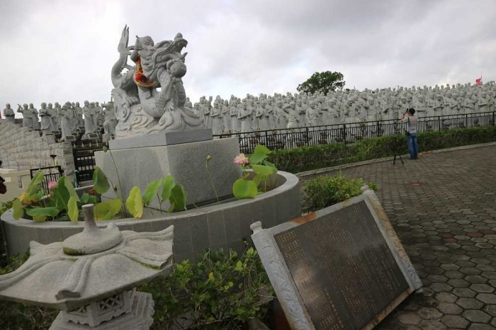 Hasil gambar untuk vihara tanjung pinang