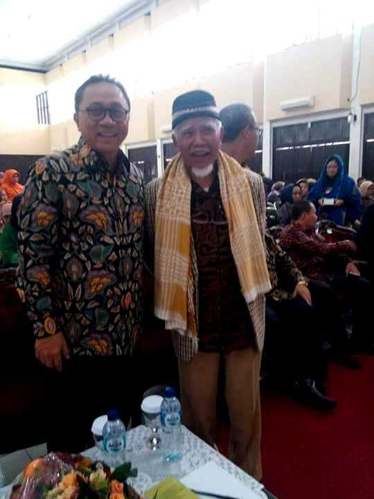 Zulkifli Hasan bersama KH. Drs. Muchtar Adam (pict:dok.pribadi)