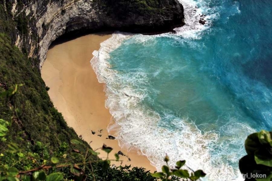 Terjal menuju Pantai Kelingking (dokpri)