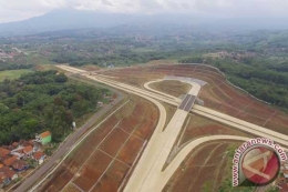 Penampakan Pembangunan Tol Cisumdawu sumber gambar: antaranews.com
