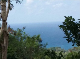 Dari mamar pun pemandangan tetap indah, latar laut Timor