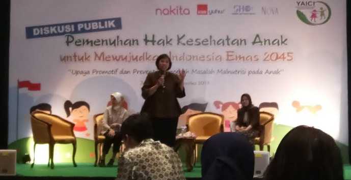 Mendengar pemaparan para pemateri di diskusi pemenuhan hak kesehatan anak (Foto: Christine)