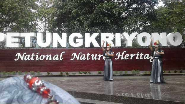 Pintu Gerbang untuk masuk ke Kecamatan Petungkriyono (doc: pribadi)