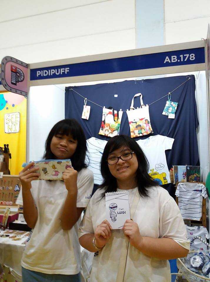 Dita dan Saya (Fairuz) Di Stand Popcon Dita, Pidipuff