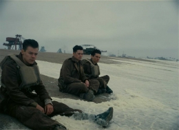 Harry Styles,Aneurin Barnard dan Fionn Whitehead dalam salah satu adegan Dunkirk| Foto: Warner Bros